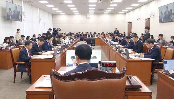 비대면진료 약배송 큰 흐름 바꾼 '결정적 장면'은? - 뉴스 썸네일 이미지